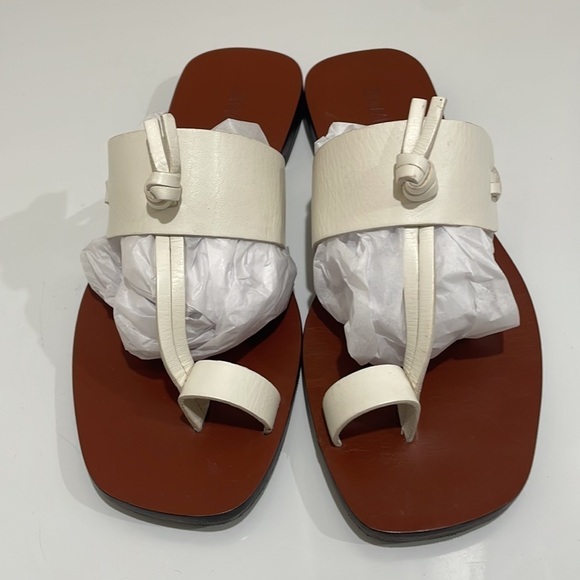 ⭐️Zimmermann White/Off White Leather Sandals—BEAUTIFUL!!  New WO Box—Size 39 - Picture 1 of 8